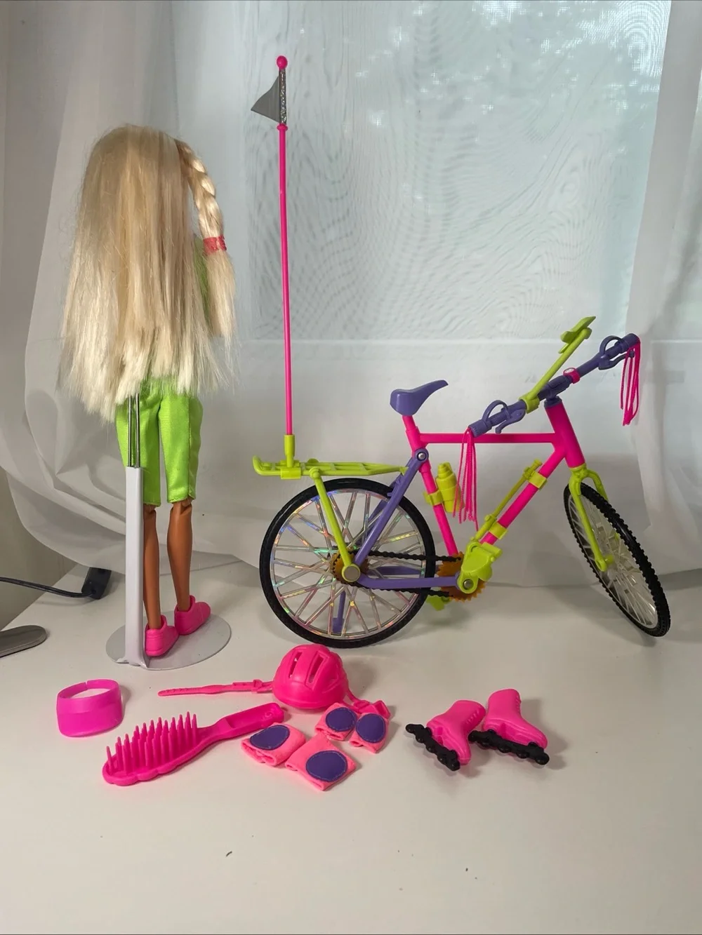 1993 bicyclin’Barbie plays set